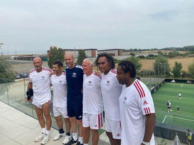 开云体育入口-法国世界杯首冠25周年庆祝：齐达内做东和德尚重聚