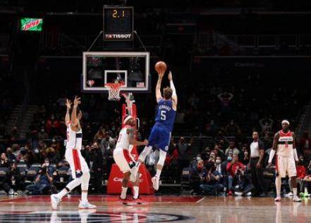 开云体育登录-肯纳德带队完成35分翻盘 快艇成25年最强逆转之王