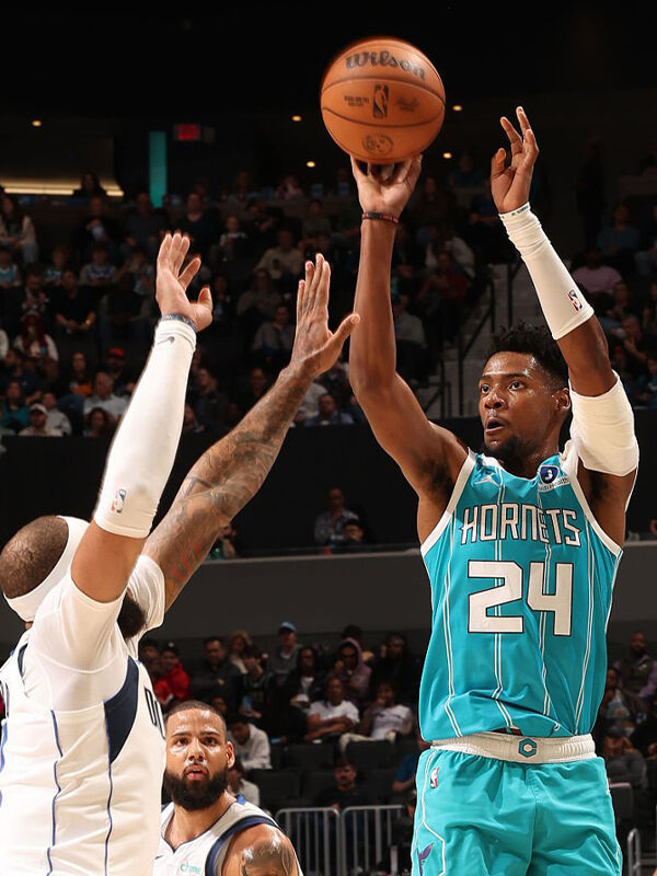 开云体育在线-双杀独行侠，豪取5连胜！黄蜂26年以来20胜，联盟第二仅次于绿军|凯尔特人|三分球|波士顿凯尔特人队|达拉斯独行侠队|亚特兰大老鹰队_新浪新闻