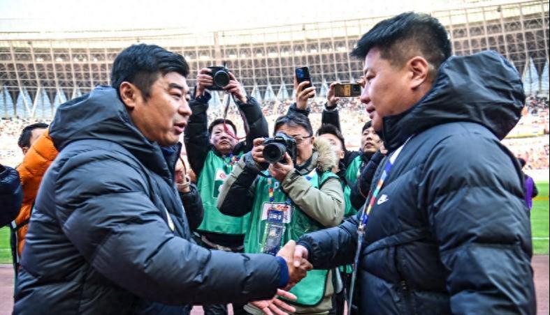 开云体育在线-韩鹏刘建业稳了！七大土帅下轮大考：李国旭大羽谁先凉？一人更悬